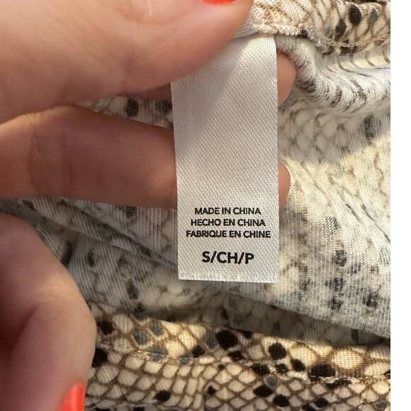 Flora cream brown print long sleeves tee size Small - Picture 6 of 11